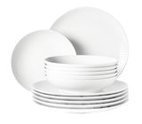 Weißes 12-teiliges Tafelservice mit elegantem Rillenmuster, seitliche Perspektive