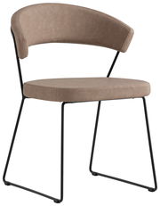 Moderner Connubia Stuhl NEW YORK in Seitenansicht mit braunem Sitz und schwarzem Metallgestell.