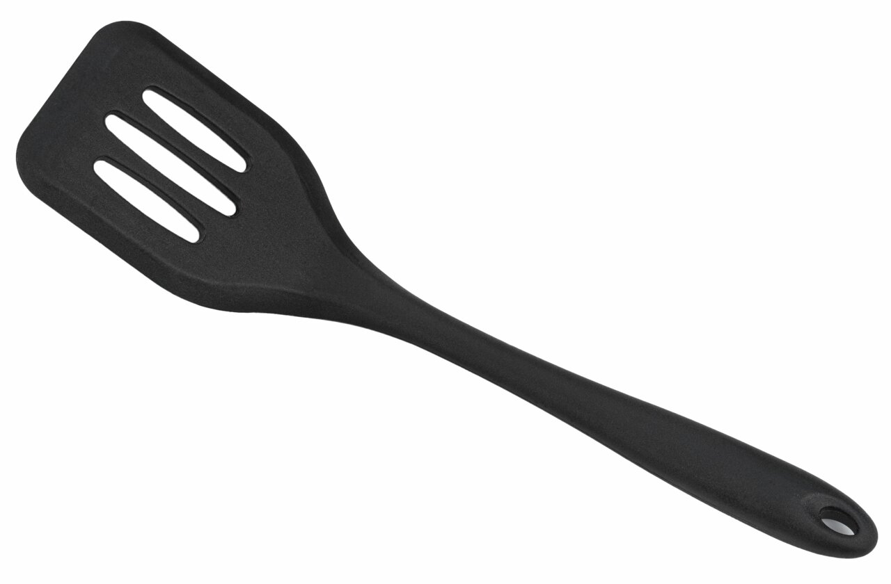 Schwarzer, gelochter Silikon-Pfannenwender in seitlicher Perspektive