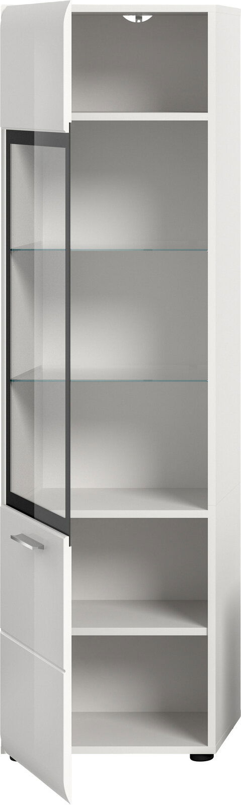 Weiße, hohe Vitrine/Schrank mit geöffneter Glastür, Glasböden und unterem Stauraumfach, Frontansicht leicht schräg von links