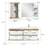 Badkombination mit Holz- und Weißelementen, bestehend aus einem Waschtisch mit Schubladen und einem Spiegelschrank mit Regalen, seitliche Perspektive.