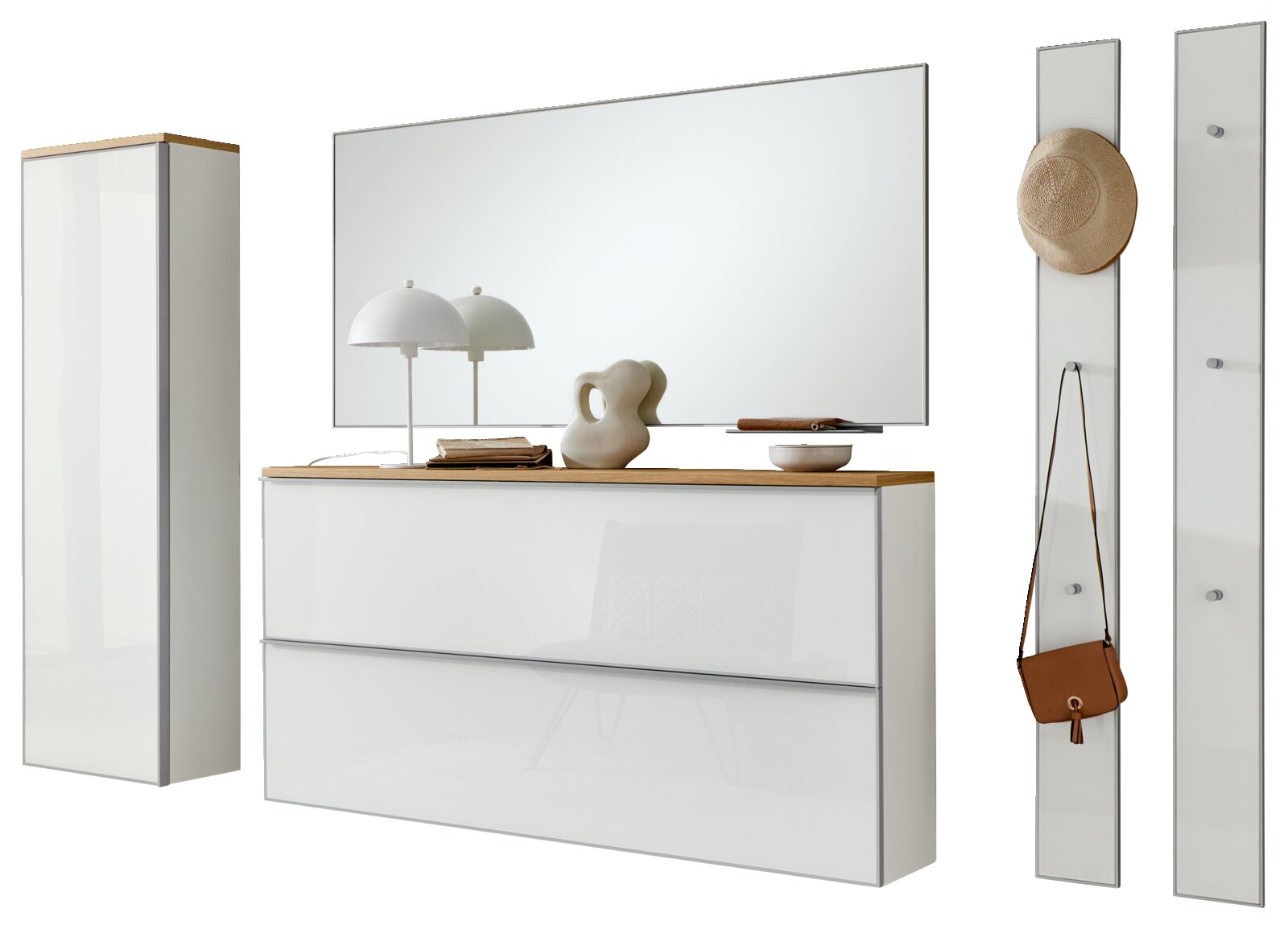 Modernes Flur-Set mit weißer Hochglanz-Kommode und Holzablage, großem Wandspiegel, hohem Schrank sowie zwei schmalen Garderobenpaneelen mit Haken, in frontaler Ansicht mit leichter Perspektive von links.