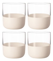 Vier Schnapsgläser mit transparentem oberen Teil und cremefarbenem unteren Teil, aus einer frontalen Perspektive fotografiert.