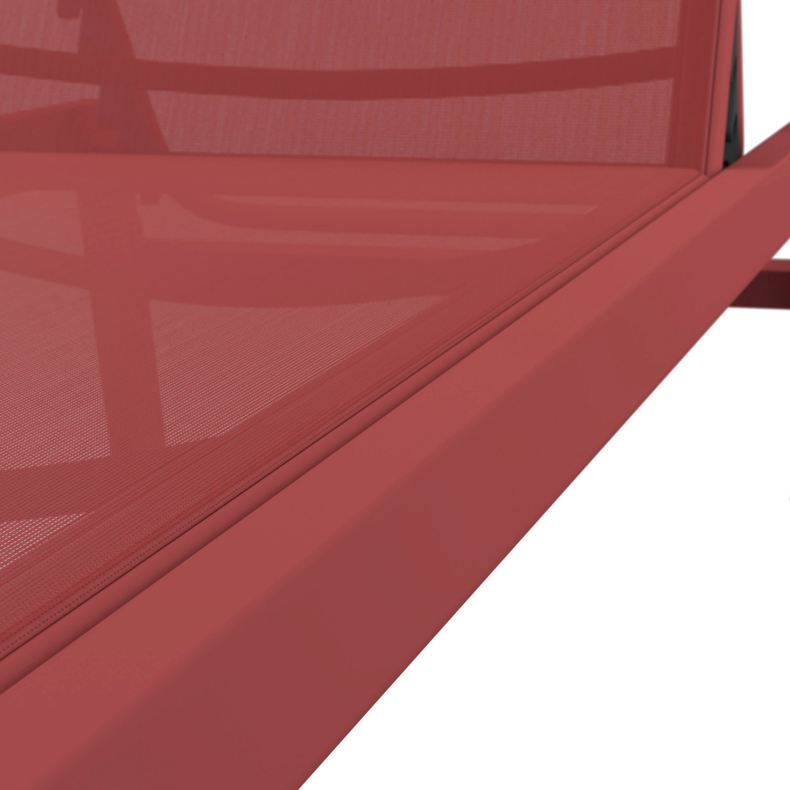 Nahaufnahme einer roten Sonnenliege aus seitlicher Perspektive