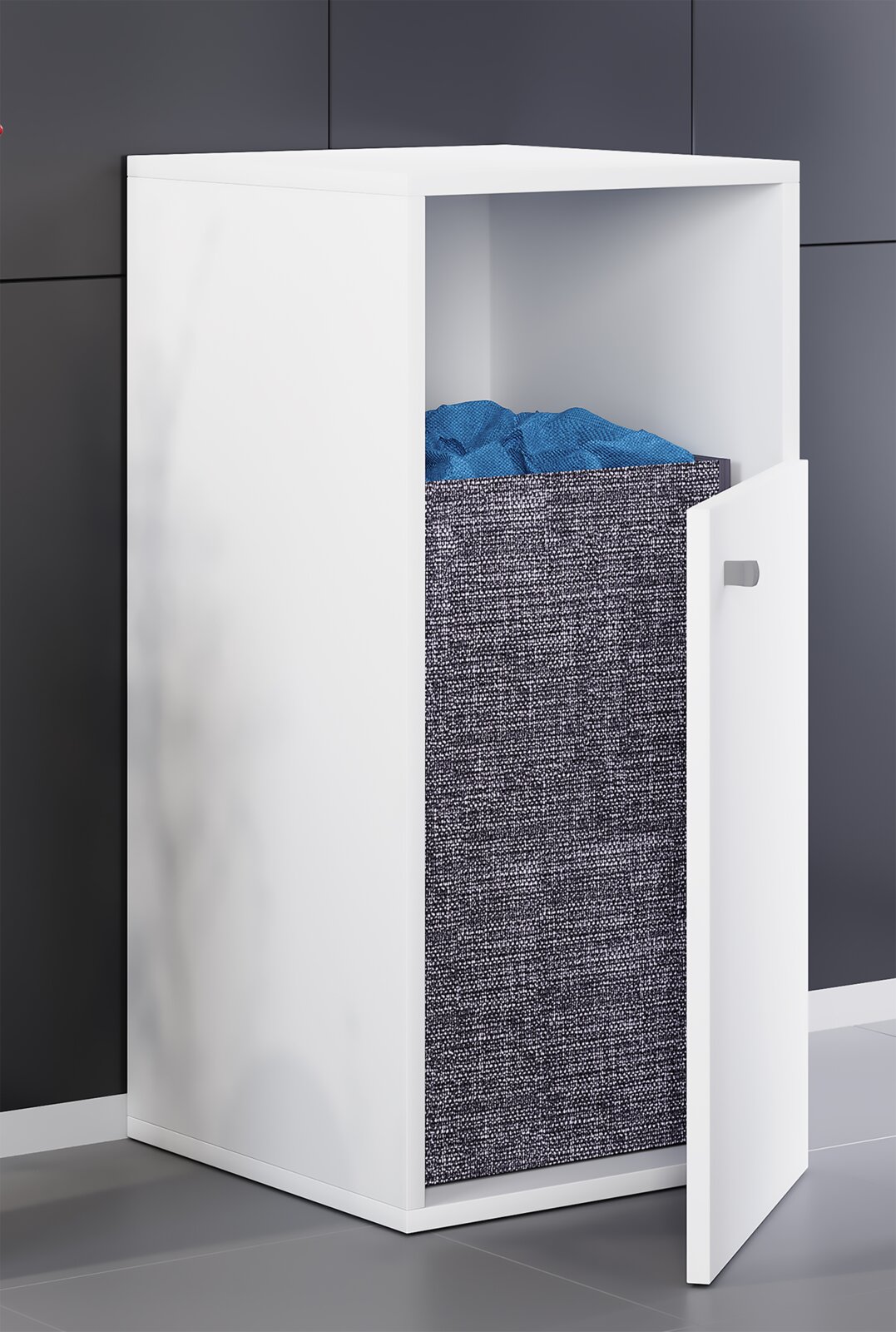 Weißer Wäscheschrank mit offener Tür und grauem Wäschekorb, Perspektive: schräg von vorne (3/4-Ansicht)