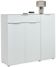 Moderner XL-Schuhschrank in Weiß mit drei Türen und einer Schublade, seitliche Perspektive, dekoriert mit einer Lampe und Accessoires auf der Oberseite.