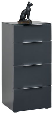 Hochkommode in dunklem Grau mit vier Schubladen, darauf eine schwarze Katzenfigur. Perspektive: leicht von vorne.