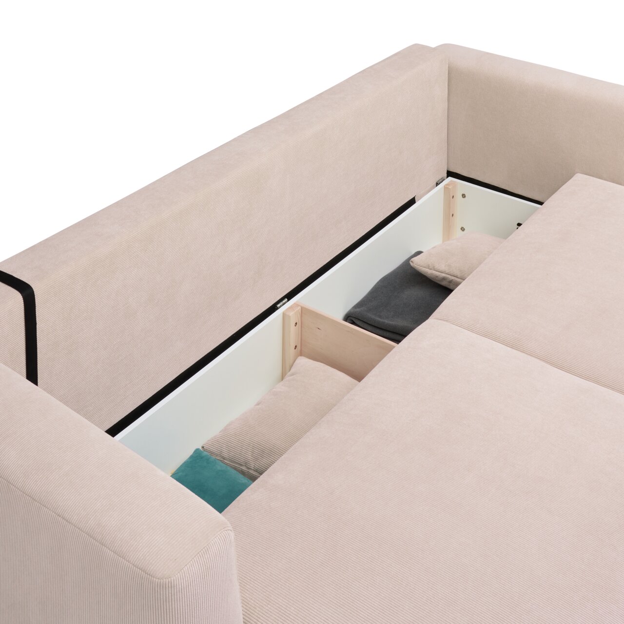 Detailansicht des Z2 Funktionssofas PONTE in beige mit geöffneter Stauraumfunktion, von oben betrachtet.