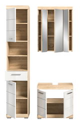 Badkombination aus Holz mit weißen Hochglanzfronten, bestehend aus einem Hochschrank, einem Spiegelschrank und einem Unterschrank. Frontalansicht.