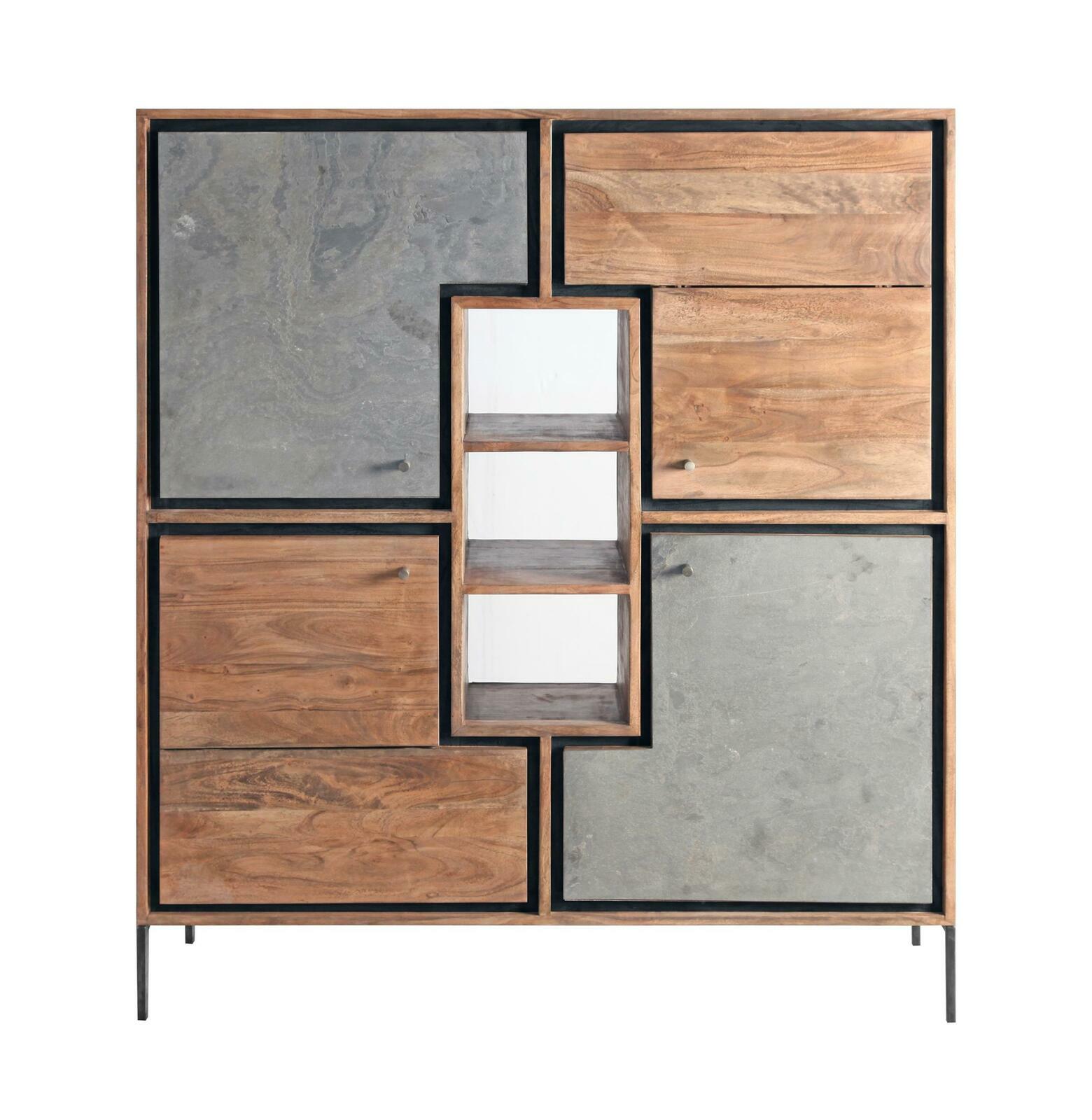 Frontale Ansicht eines modernen Highboards mit einer Kombination aus Holz- und Steinelementen, mehreren Schubladen und offenen Regalfächern.