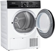 Weißer Stand-Wärmepumpentrockner mit geöffneter Tür, seitliche Perspektive