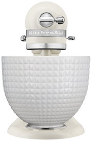 Keukenmachine 4,7 l ARTISAN in crèmekleur, vooraanzicht met gestructureerde mengkom.