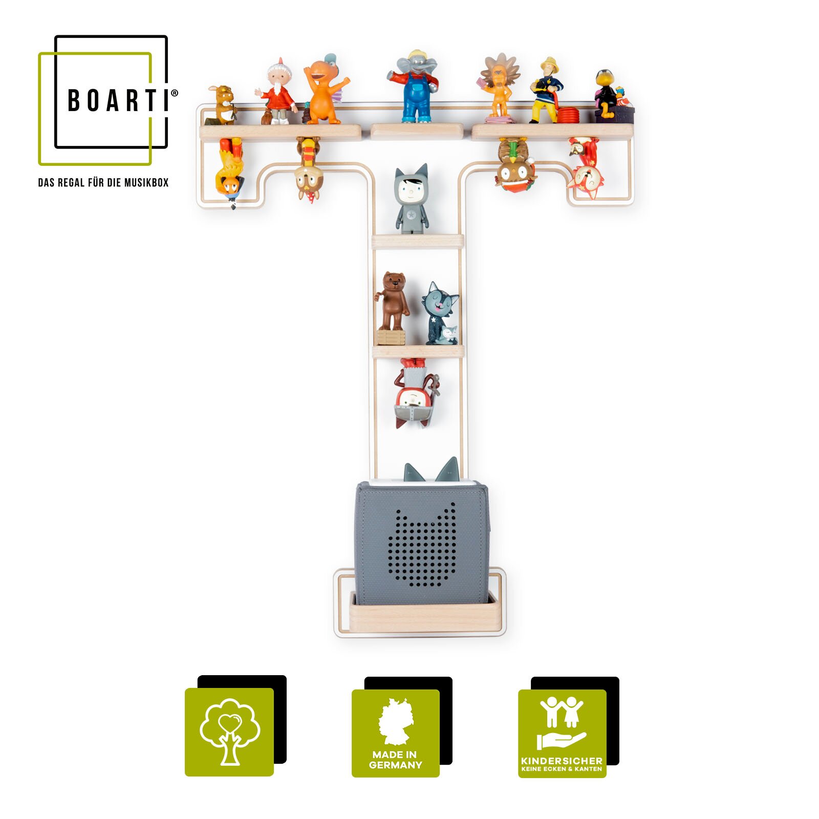 Frontansicht eines BOARTI Wandregals für Toniebox/Musikbox aus hellem Holz mit mehreren Ablagen und grauer Toniebox unten, dekoriert mit Tonie-Figuren; freigestellt auf weißem Hintergrund
