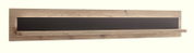Moderne wandplank/wandpaneel in houtlook met een lang zwart inzetstuk en een smal legvlak, vooraanzicht (recht van voren)