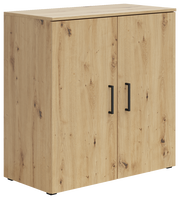 Holzkommode mit zwei Türen und schwarzen Griffen, Perspektive von vorne links