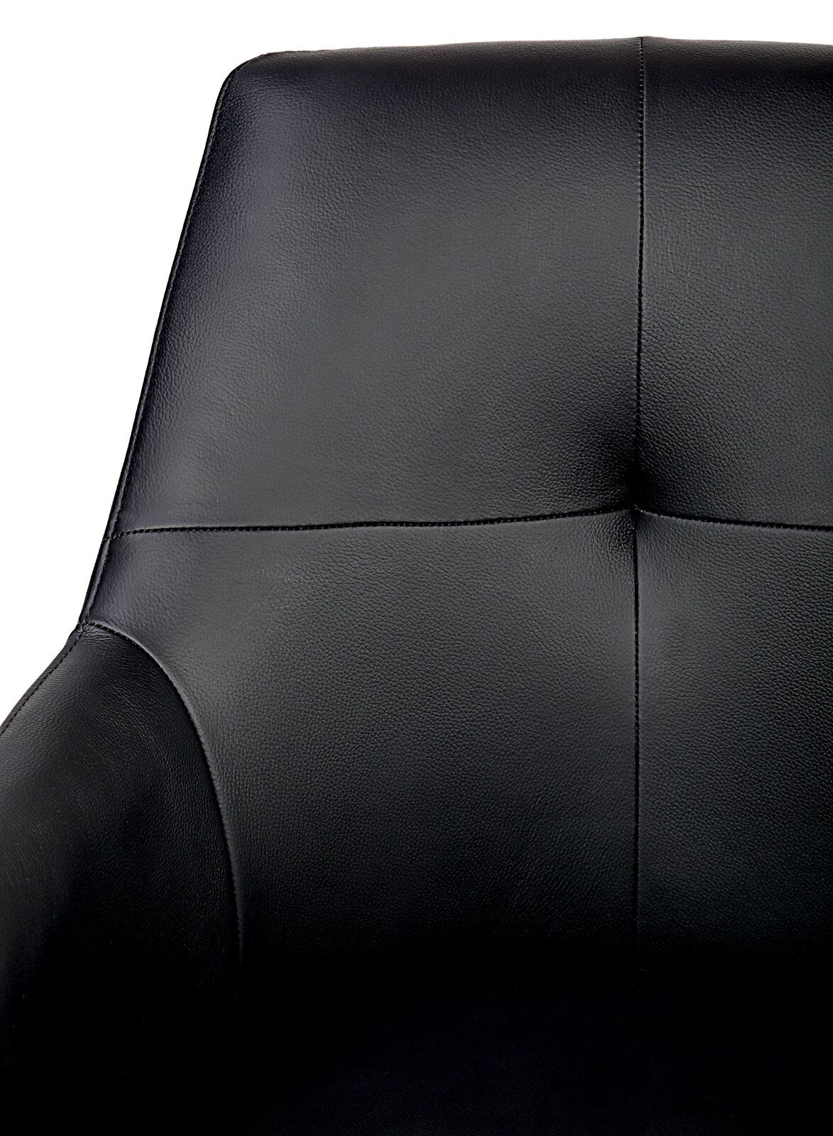 Nahaufnahme eines schwarzen Armlehnstuhls aus Leder, Vorderansicht