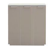 Frontansicht eines XL-Schuhschranks mit drei Türen in neutralem Beige.