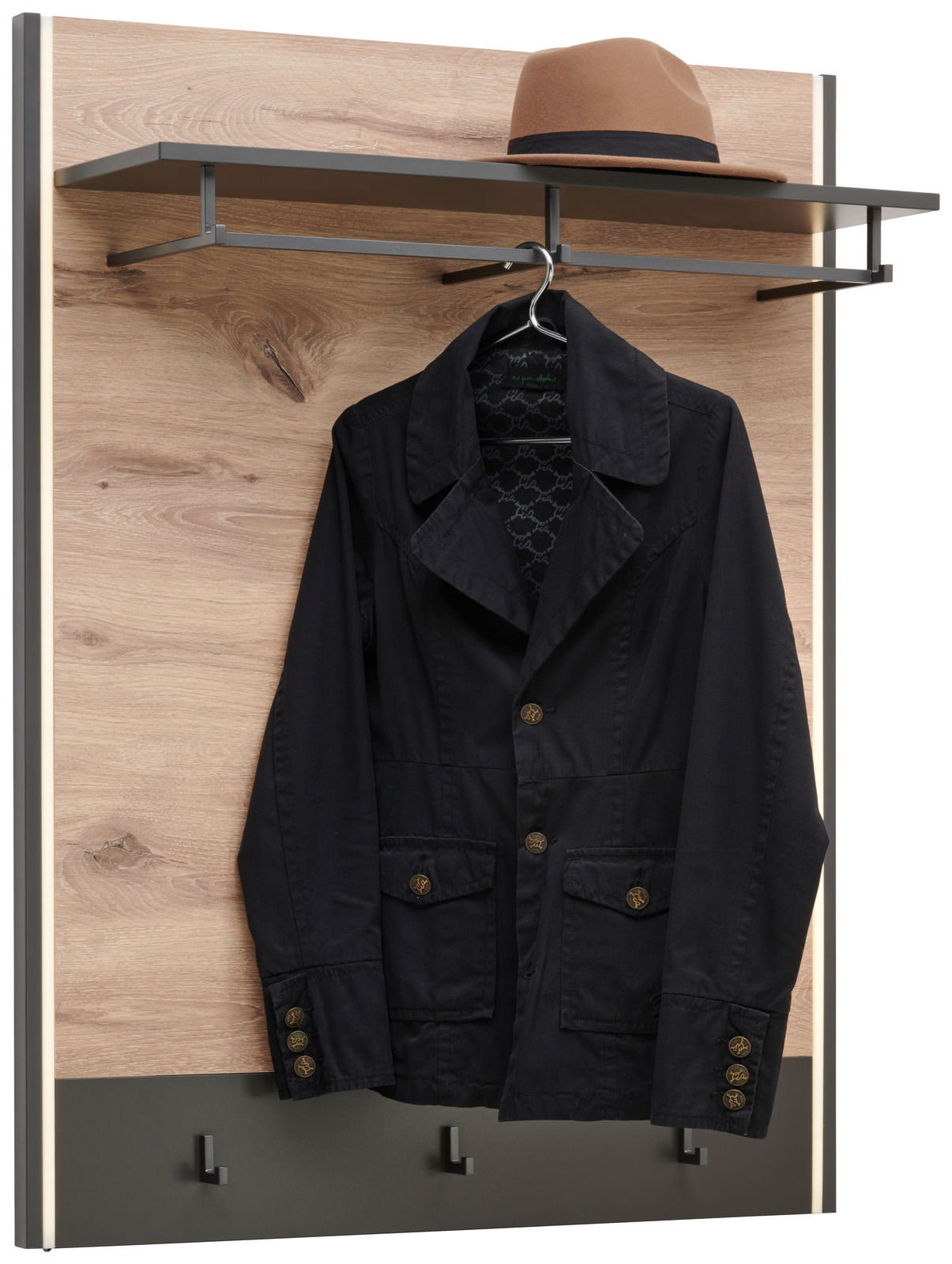 Garderobenpaneel aus Holz mit schwarzem Mantel und braunem Hut, seitliche Perspektive