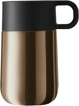 Impulse Travel Mug 0,3l Cromar in Seitenansicht mit schwarzem Deckel und glänzendem bronzefarbenem Körper.