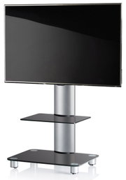 Moderner TV-Ständer mit schwarzem Flachbildfernseher, silberner Säule sowie Ablage und Standfuß aus schwarzem Glas, frontal aus leicht erhöhter Perspektive dargestellt