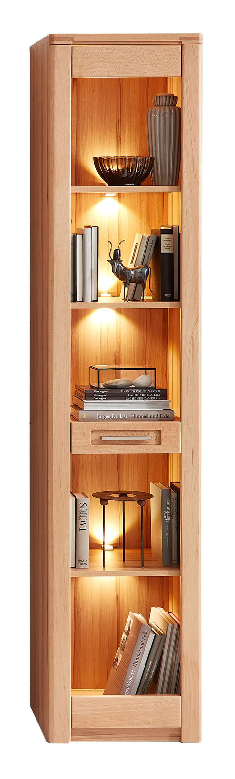 Schmales Regal aus Holz mit mehreren Fächern, dekoriert mit Büchern und Accessoires, frontal betrachtet.