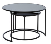 Moderne salontafelset bestaande uit twee ronde tafels met een zwart metalen onderstel, gezien vanaf de zijkant.