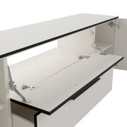 Weißes TV-Lowboard mit geöffneter Klappe und sichtbaren Scharnieren, seitliche Perspektive