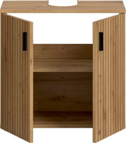 Holz-Waschtischunterschrank in Eiche-Optik mit Lamellenfront und schwarzen Griffen, beide Türen geöffnet und Innenfächer sichtbar, frontale Ansicht