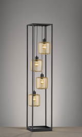 Moderne Stehleuchte Caydo mit vier hängenden, goldenen Lampenschirmen in einem schwarzen Metallrahmen, seitliche Perspektive.
