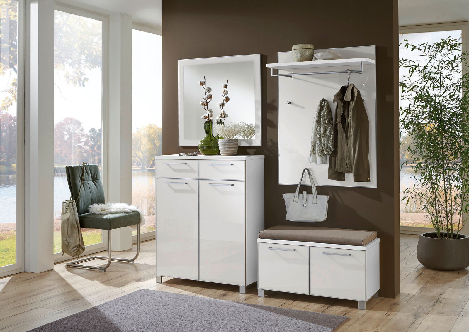 VOSS Garderoben-Set 5-tlg. SANTINA Modernes Garderoben-Set in Weiß mit Spiegel, Schuhschrank und Sitzbank, seitliche Perspektive