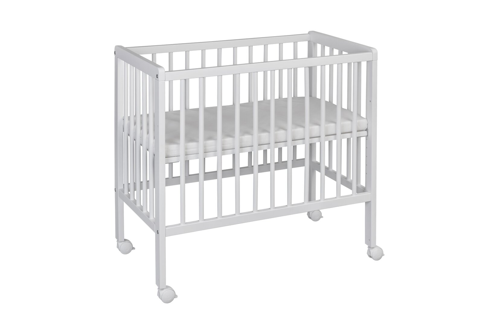 Weißes Beistellbett mit Rollen, seitliche Perspektive