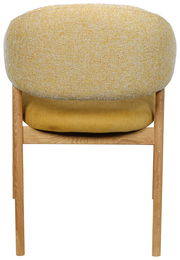 Rückansicht eines gelben Armlehnstuhls mit Holzbeinen