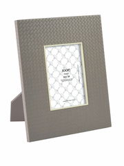 Grauer Bilderrahmen 13x18 cm mit gewebtem Muster, seitliche Perspektive