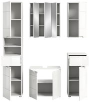 Moderne weiße Badkombination mit verschiedenen Schrankelementen, frontal abgebildet