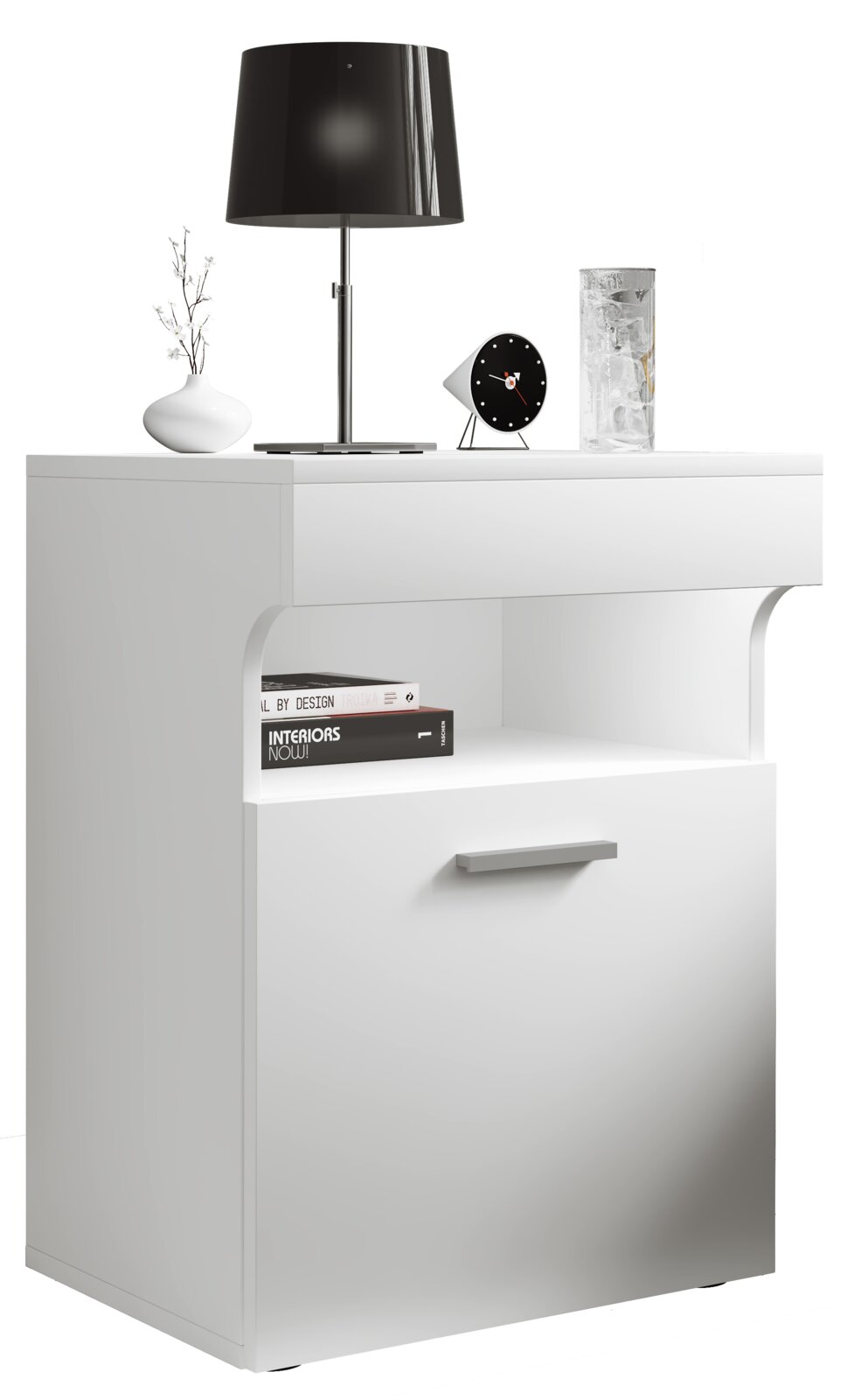Weiße, moderne Kommode mit Schublade und offenem Fach, oben mit schwarzer Tischlampe und Deko, Ansicht schräg von vorne