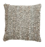 Quadratisches Kissen mit grober, strukturierter Weboberfläche in Beige- und Brauntönen, Frontalansicht