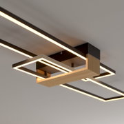Moderne LED-Deckenleuchte mit rechteckigem Design in Holzoptik und schwarzem Metall, seitliche Perspektive