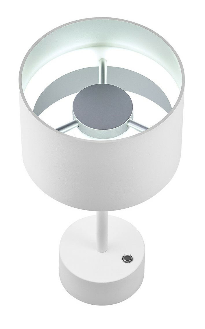 Moderne weiße Akku-Tischleuchte LOOP von oben betrachtet, mit rundem Lampenschirm und schlichter Basis.
