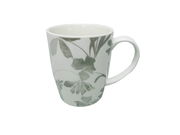 Tasse mit floralem Muster, seitliche Perspektive