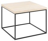 Moderner Couchtisch mit hellem Holz und schwarzem Metallgestell, seitliche Perspektive
