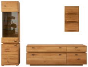 Wandkombination aus Holz mit Glasvitrine, Sideboard und Hängeschrank, frontal betrachtet.