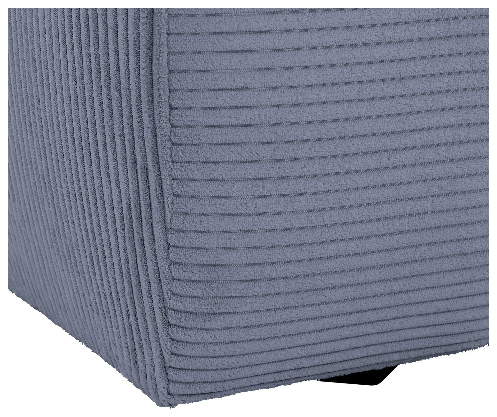 Z2 Big Sofa CASABLANCA Nahaufnahme eines grauen, gerippten Stoffes eines Big-Sofas, perspektivisch von der Seite aufgenommen.