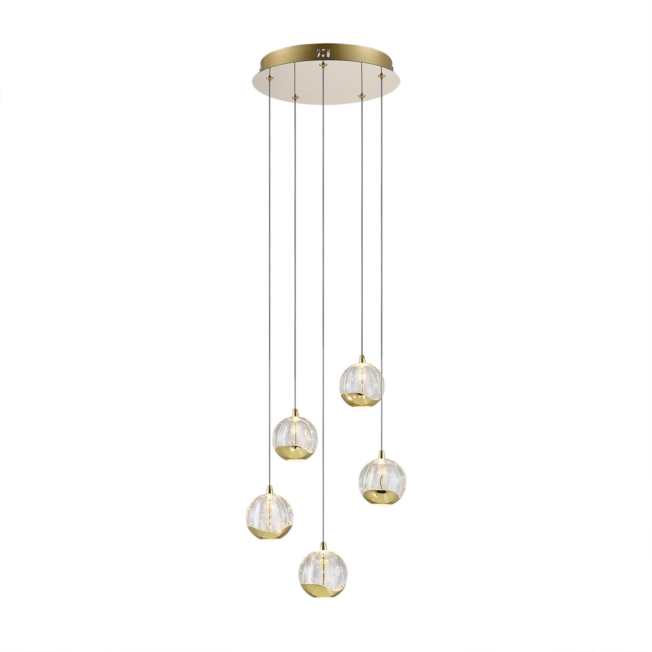 Moderne LED-Hängeleuchte mit fünf kugelförmigen, goldenen und gläsernen Lampenschirmen, von unten betrachtet.
