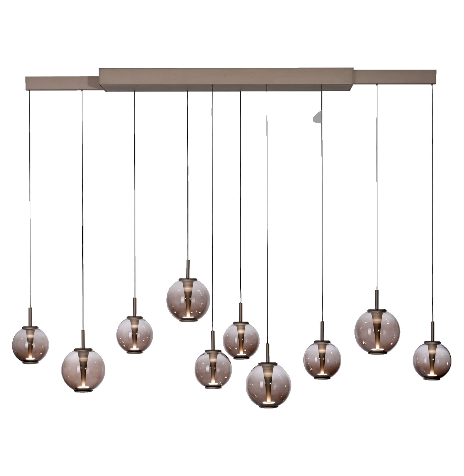 Moderne LED-Pendelleuchte mit mehreren kugelförmigen Glaskörpern, frontal betrachtet.