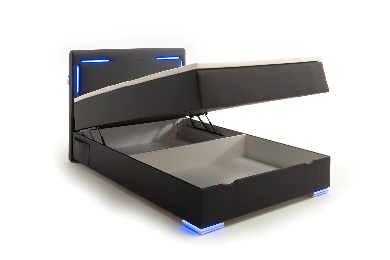 Boxspringbett mit geöffnetem Stauraum, seitliche Perspektive, LED-Beleuchtung am Kopfteil und an den Füßen