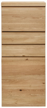 Frontansicht eines hohen, modernen Schranks aus hellem Holz mit natürlicher Maserung, drei grifflosen Schubladen und einer großen Tür