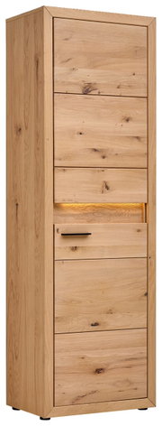 Garderobenschrank aus Holz mit natürlicher Maserung, frontal fotografiert.
