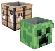 Twee vierkante opbergdozen in Minecraft-stijl (groen en bruin), open, in een schuin vooraanzicht van bovenaf tegen een witte achtergrond