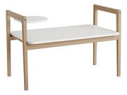 Tischplatte Tiny Table aus hellem Holz mit weißer Oberfläche, seitliche Perspektive