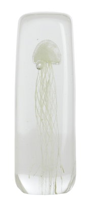 Glasornament mit einer eingearbeiteten Qualle, seitliche Perspektive